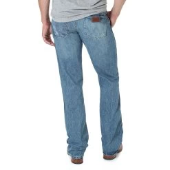Wrangler Men's Retro Slim Fit Bootcut Jeans