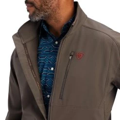 Ariat Men's Logo 2.0 Softshell Jacket -Western Fashion Men img65936 ariat men s logo 2 0 softshell jacket