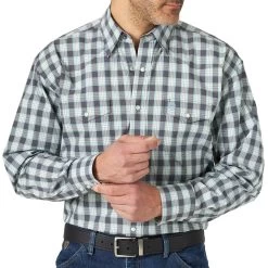 Wrangler Men's George Strait Troubadour Plaid Snap Shirt