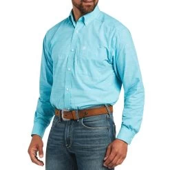 Ariat Men's Solid Slub Classic Fit Button-Down Shirt