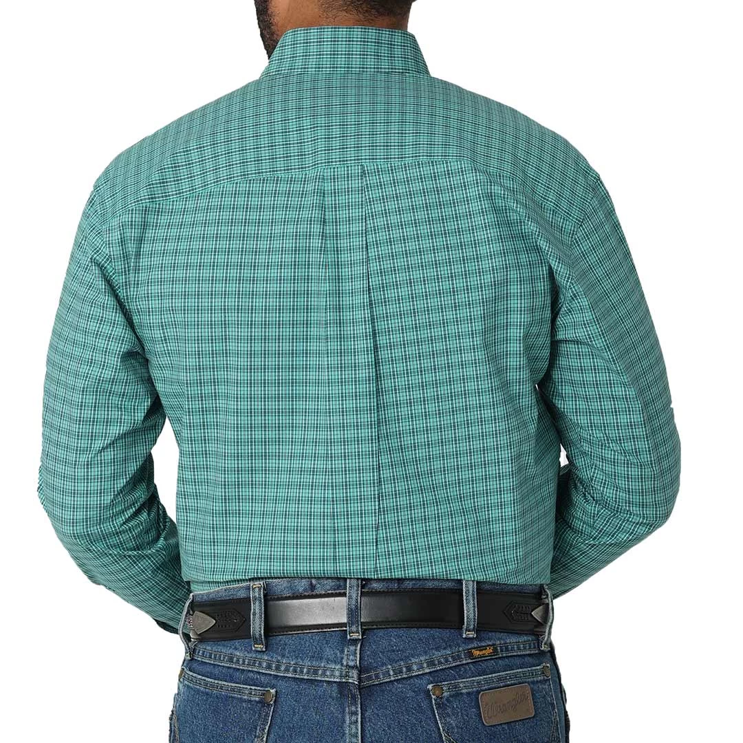 Wrangler Men's George Strait Plaid Button-Down Shirt 4 Wrangler Men's George Strait Plaid Button-Down Shirt - Image 2