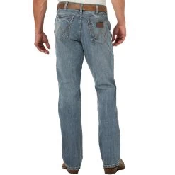Wrangler Men's Retro Relaxed Fit Bootcut Jeans